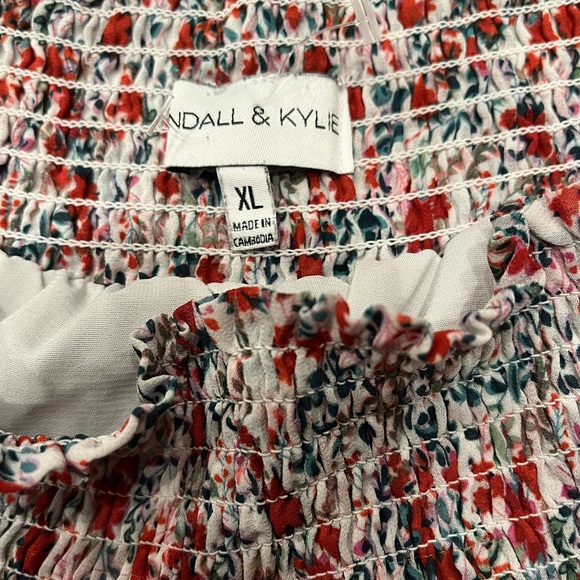 Kendall & Kylie Floral Skirt - Picture 2 of 3